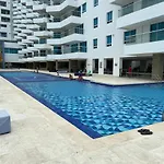 Exclusivo apto en los morros con vista al mar