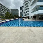 Exclusivo apto en los morros con vista al mar