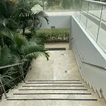 Exclusivo apto en los morros con vista al mar